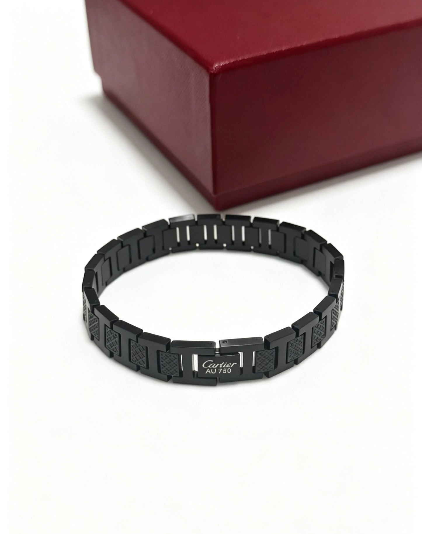 Sculptural Statement Bracelet in Gold-Tone – Design 33 detail view