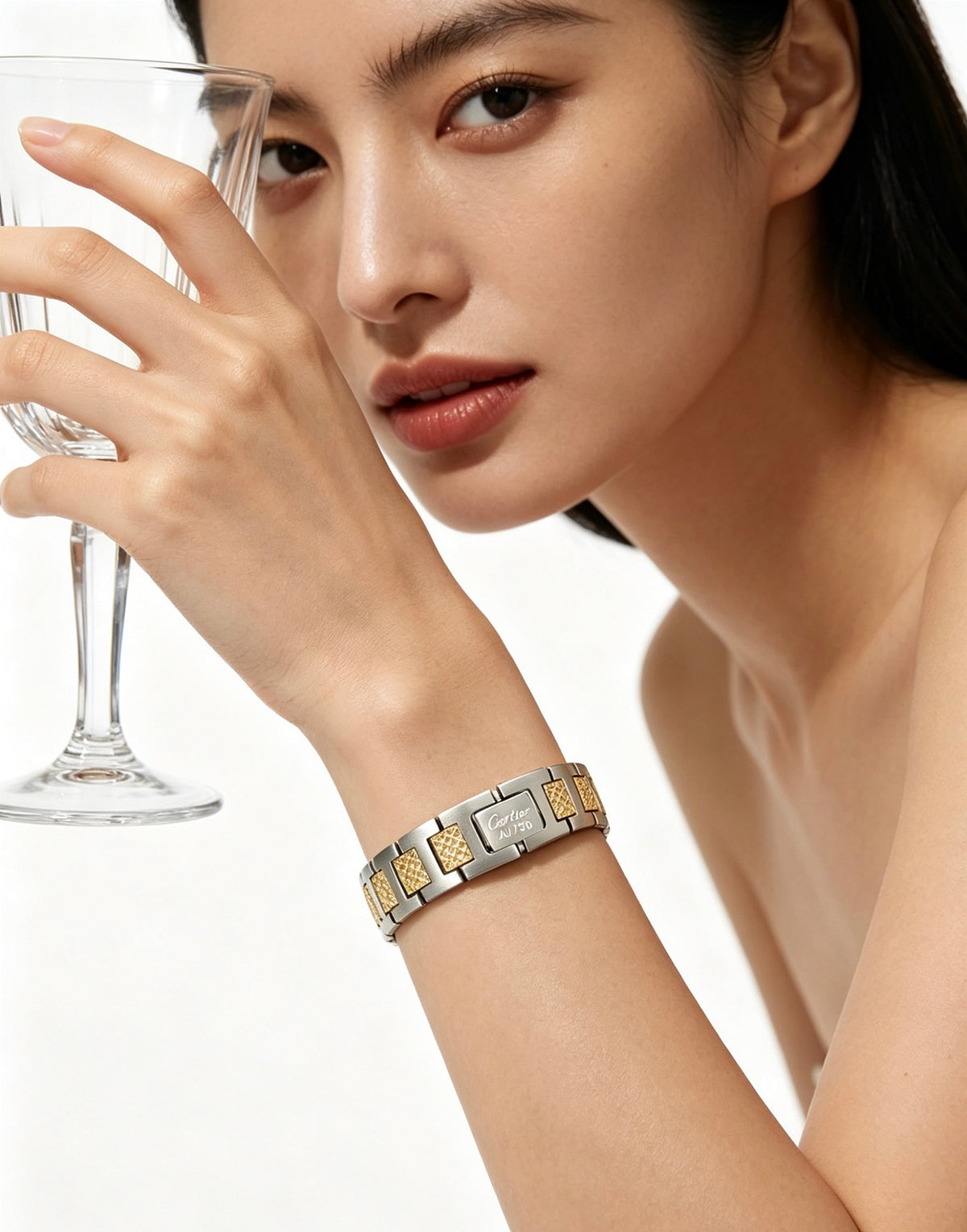 Sculptural Statement Bracelet in Gold-Tone – Design 31 detail view
