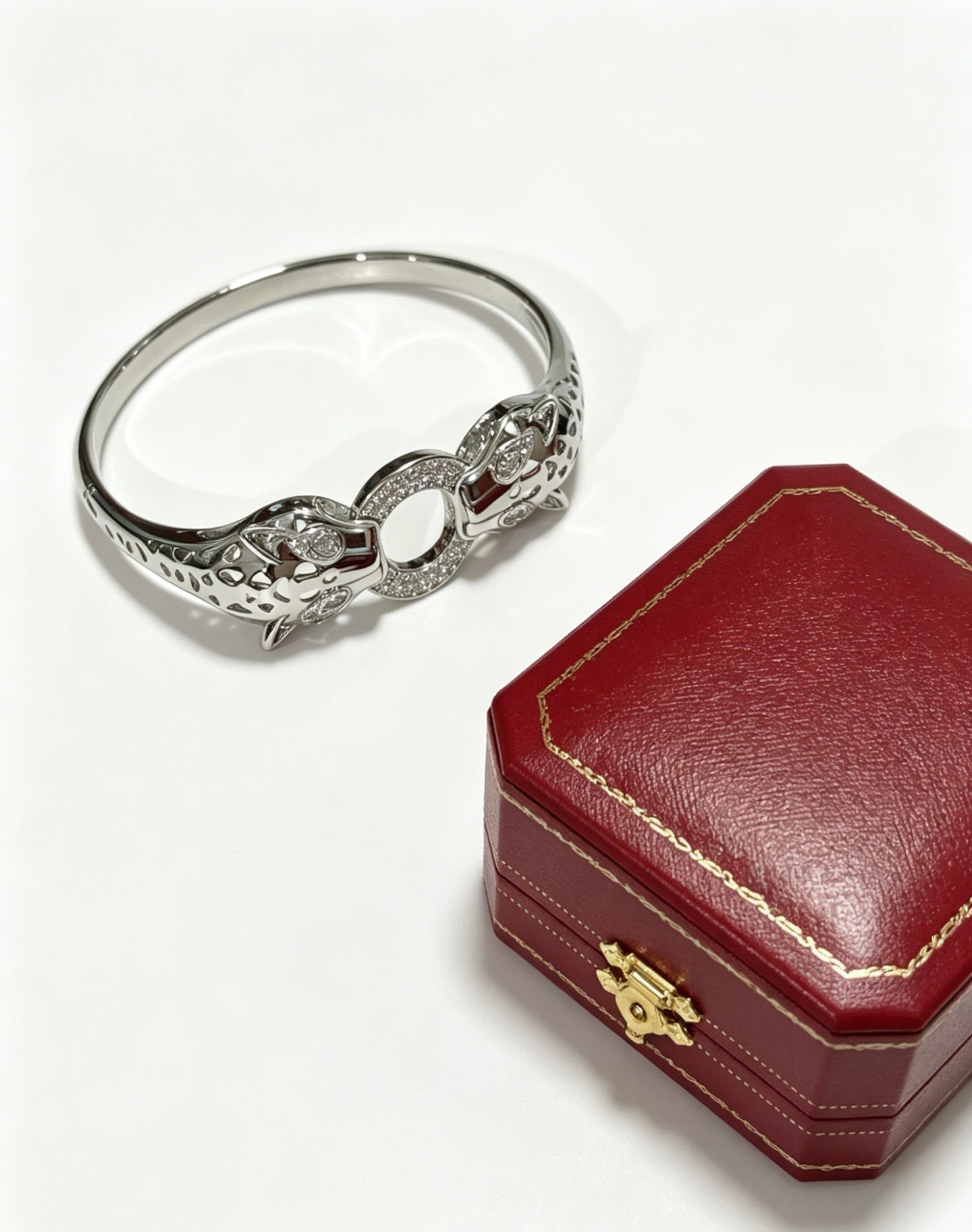 Sculptural Statement Bracelet in Gold-Tone – Design 27 detail view