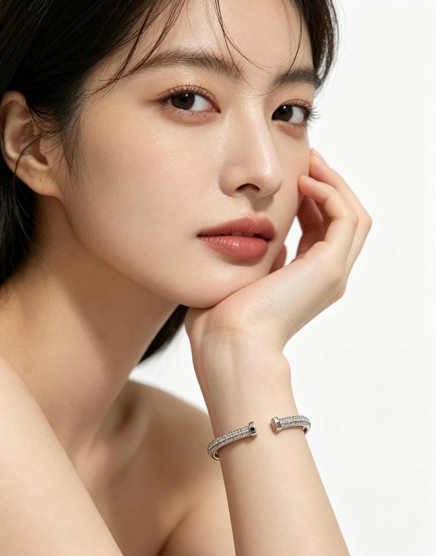 Sculptural Statement Bracelet in Gold-Tone – Design 22 close-up detail