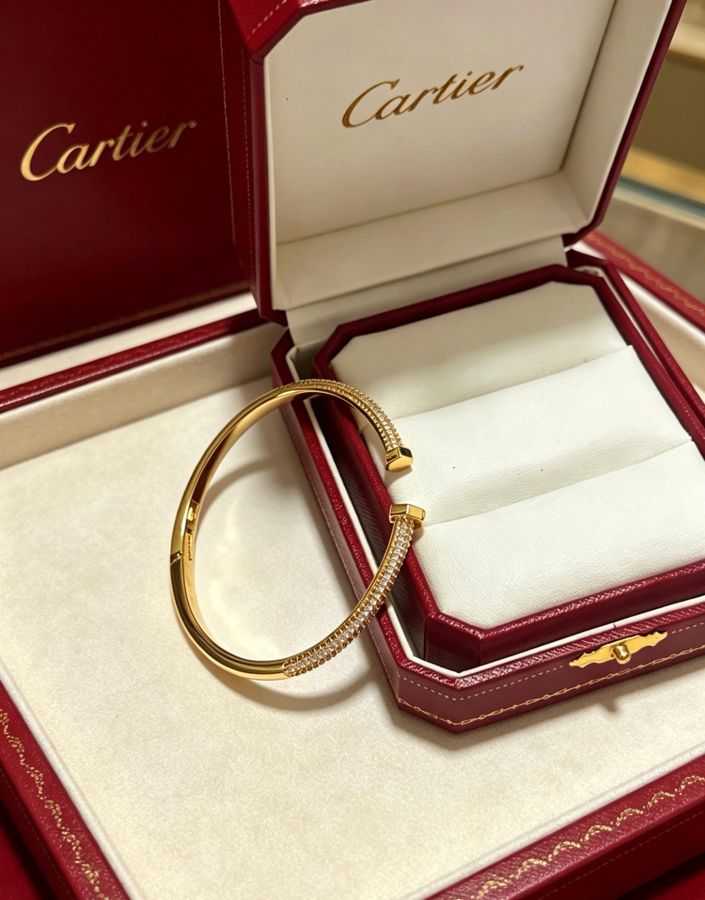 Sculptural Statement Bracelet in Gold-Tone – Design 23 side detail