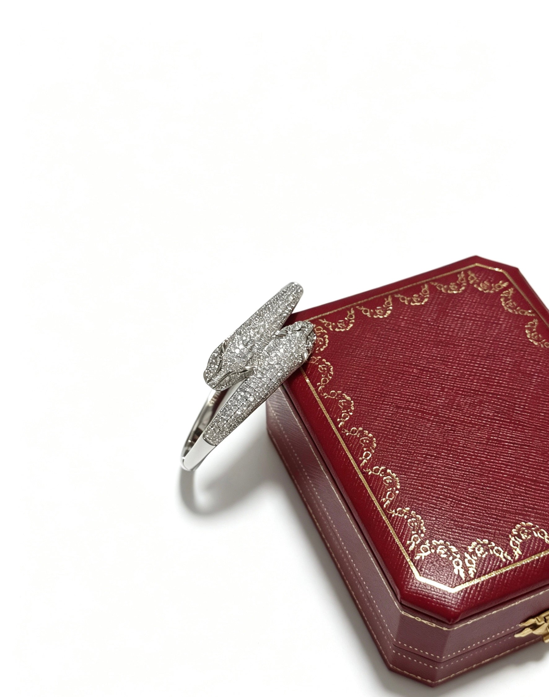Sculptural Statement Bracelet in Gold-Tone – Design 24 detail view