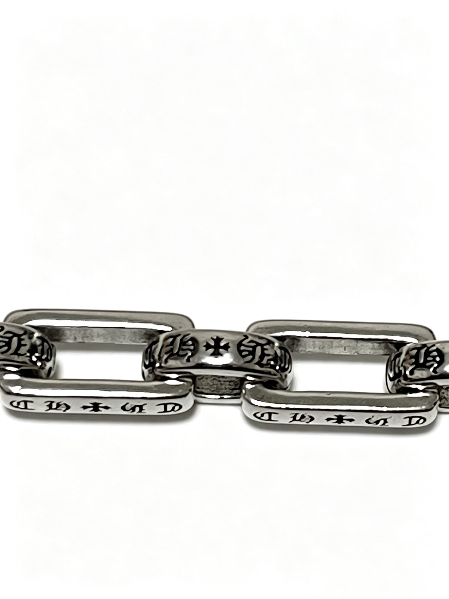Cross Pendant Necklace in Antique Silver-Tone – Design 05 side detail