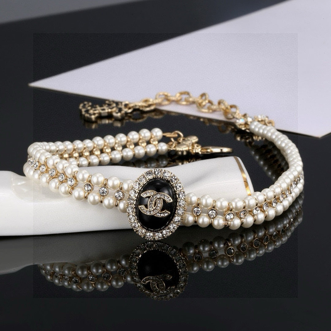 Pearl Bracelet in Polished Metal-Tone – Pearl Detail – Design 002 front product view