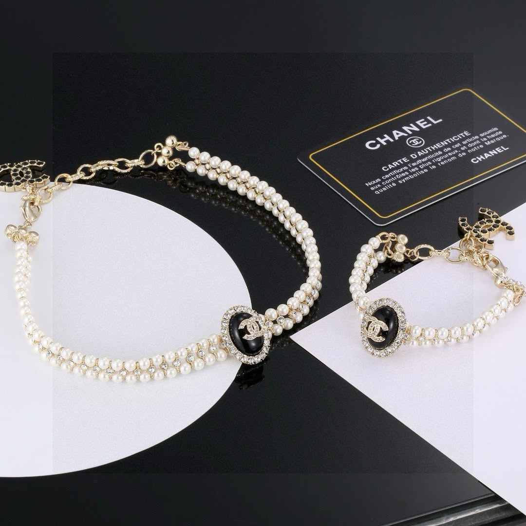 Pearl Bracelet in Polished Metal-Tone – Pearl Detail – Design 002 styled product view