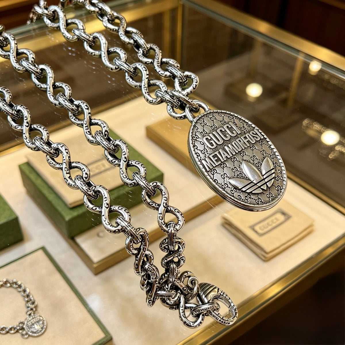 Double-G Emblem Pendant Necklace in Polished Metal-Tone – Design 066 main product view