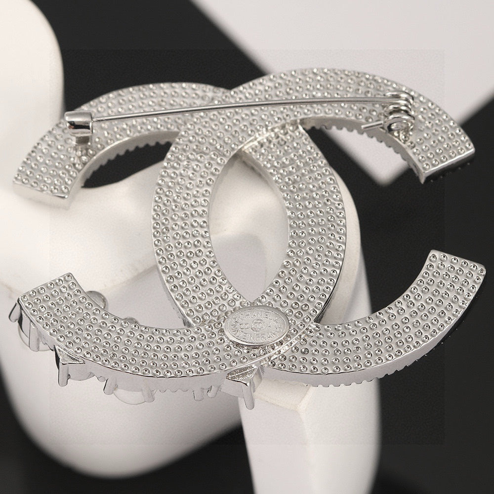 Double-C Emblem Brooch in Polished Metal-Tone – Pearl Detail – Design 004 detail view