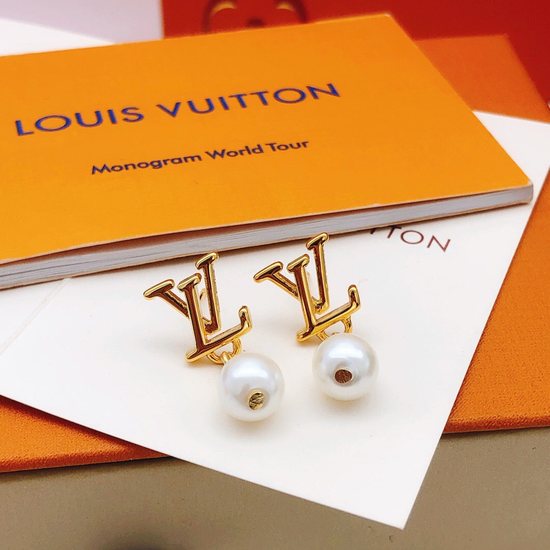 Geometric Emblem Stud Earrings in Gold-Tone – Pearl Detail side detail