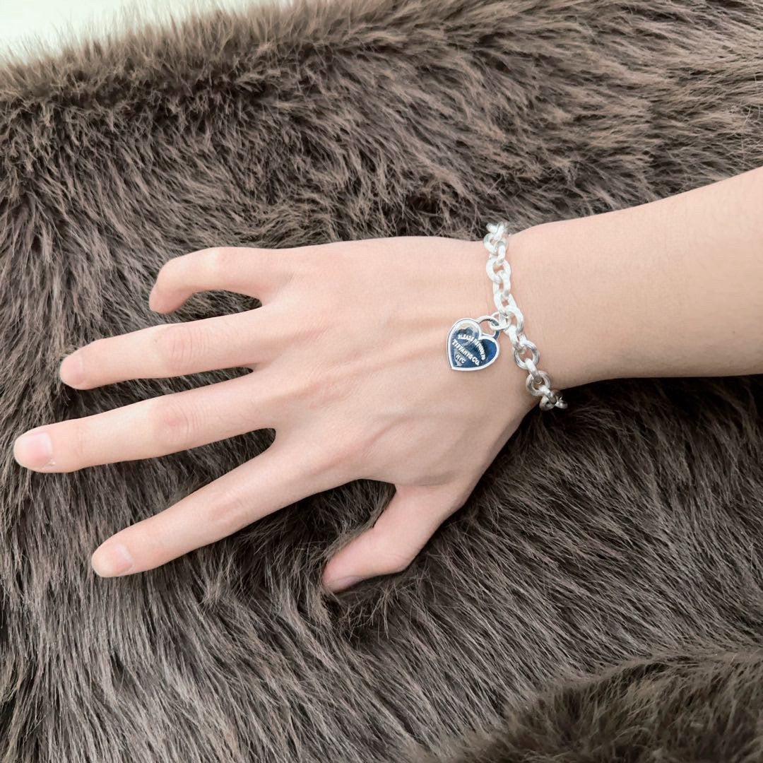 Signature Motif Bracelet in Silver-Tone – Vintage Detail – Design 18 main product view
