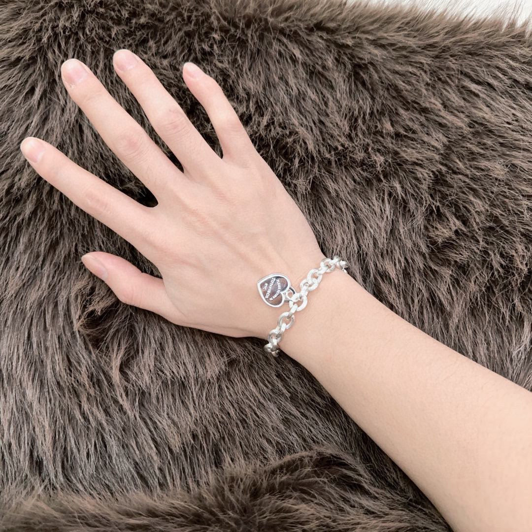 Signature Motif Bracelet in Silver-Tone – Vintage Detail – Design 18 detail view