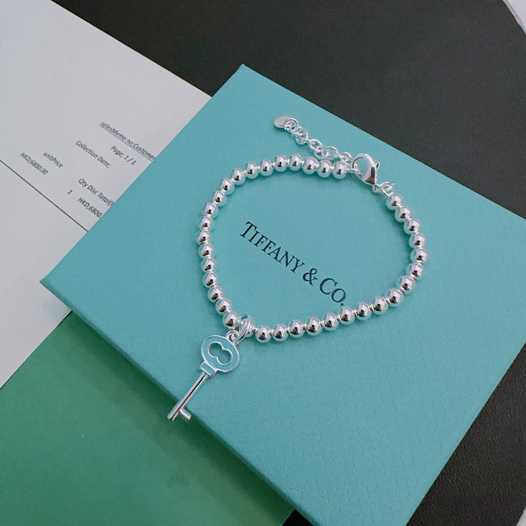 Signature Motif Bracelet in Silver-Tone – Vintage Detail – Design 14 detail view
