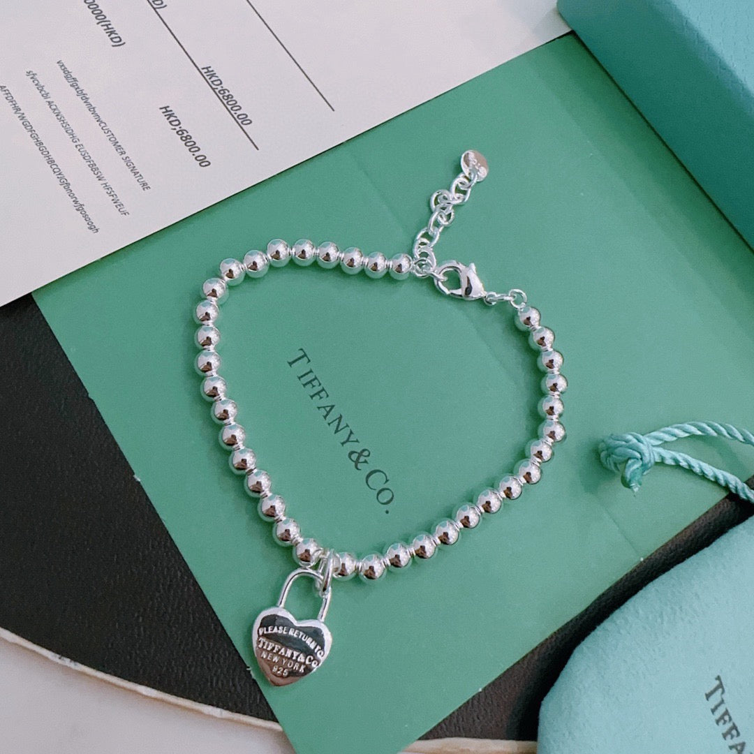 Signature Motif Bracelet in Silver-Tone – Vintage Detail – Design 12 detail view