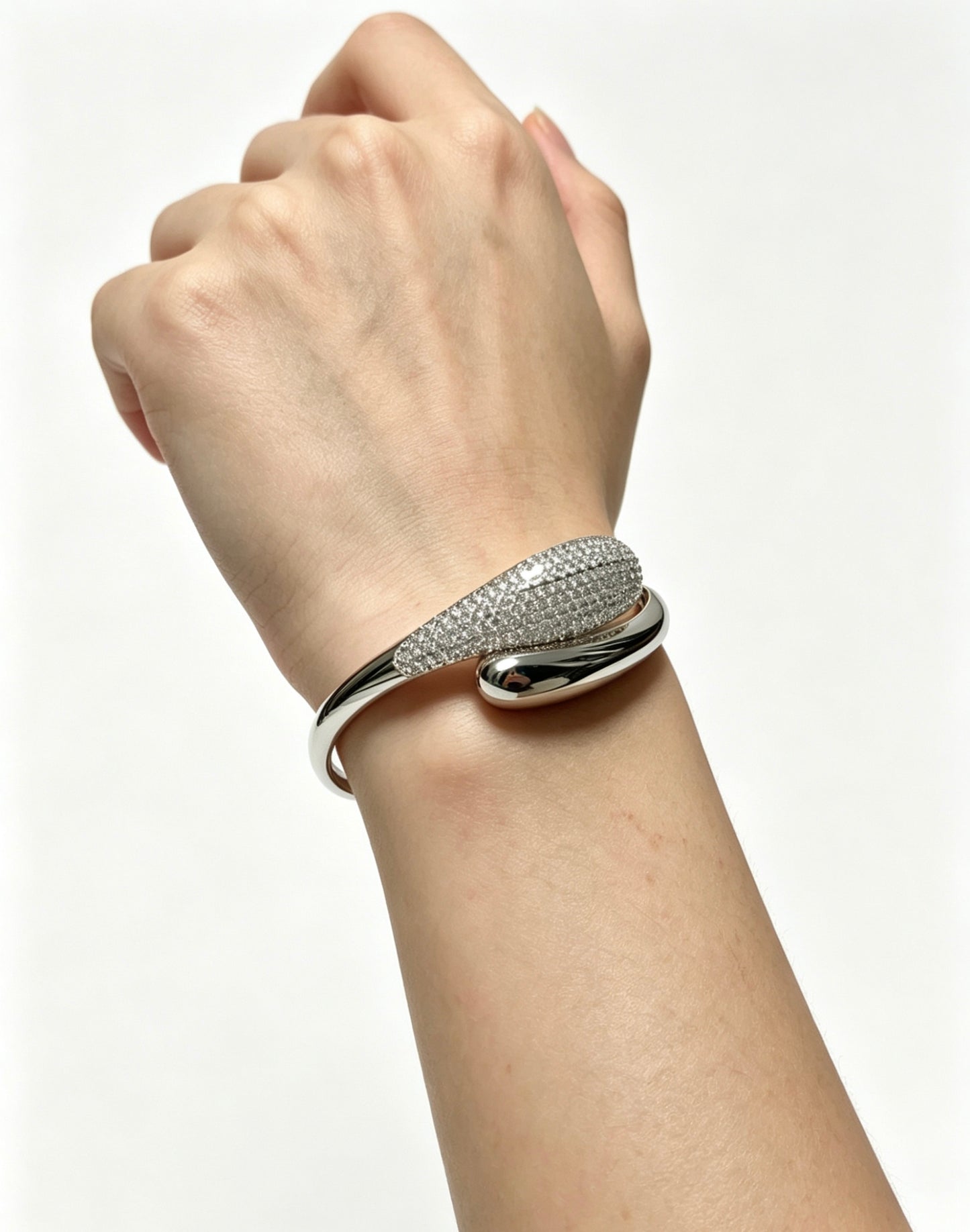 Sculptural Statement Bracelet in Gold-Tone – Design 21 front view