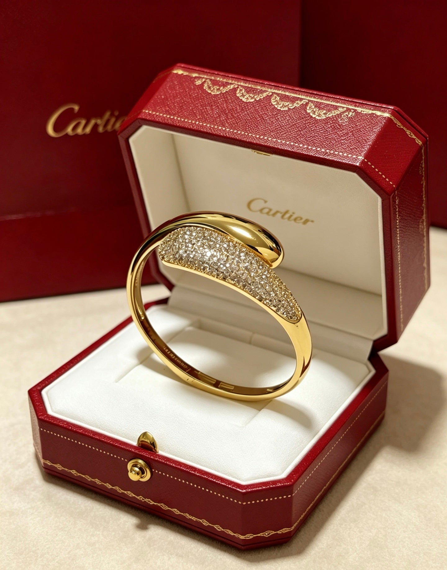 Sculptural Statement Bracelet in Gold-Tone – Design 20 close-up detail