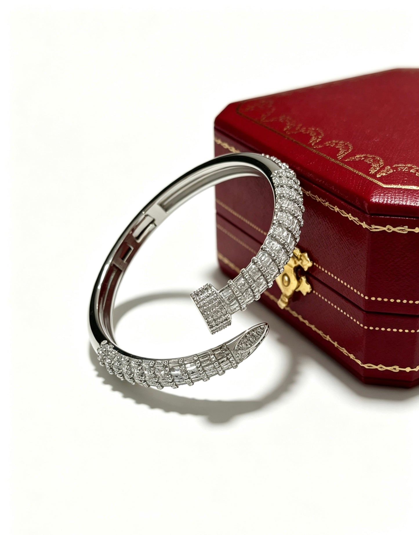Sculptural Statement Bracelet in Gold-Tone – Design 15 detail view