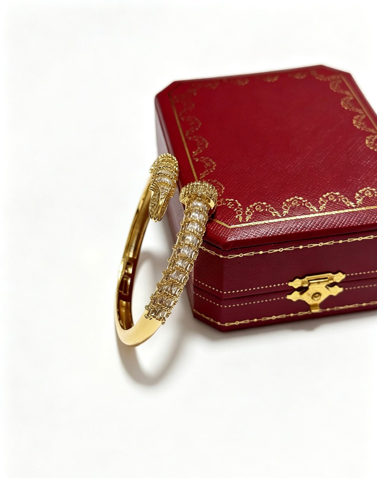 Sculptural Statement Bracelet in Gold-Tone – Design 14 detail view