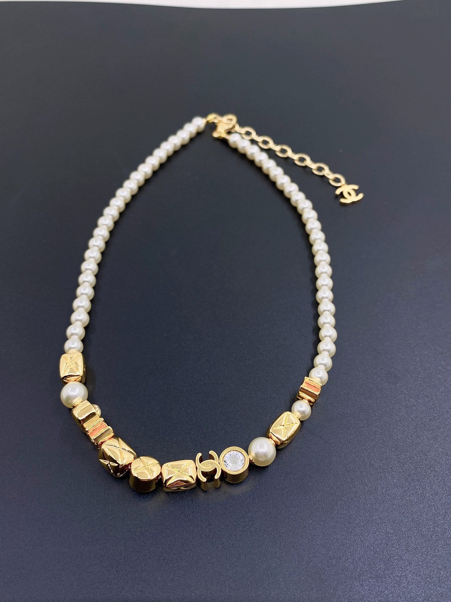 Pearl Pearl-Detail Pendant Necklace – Pearl Detail main product view