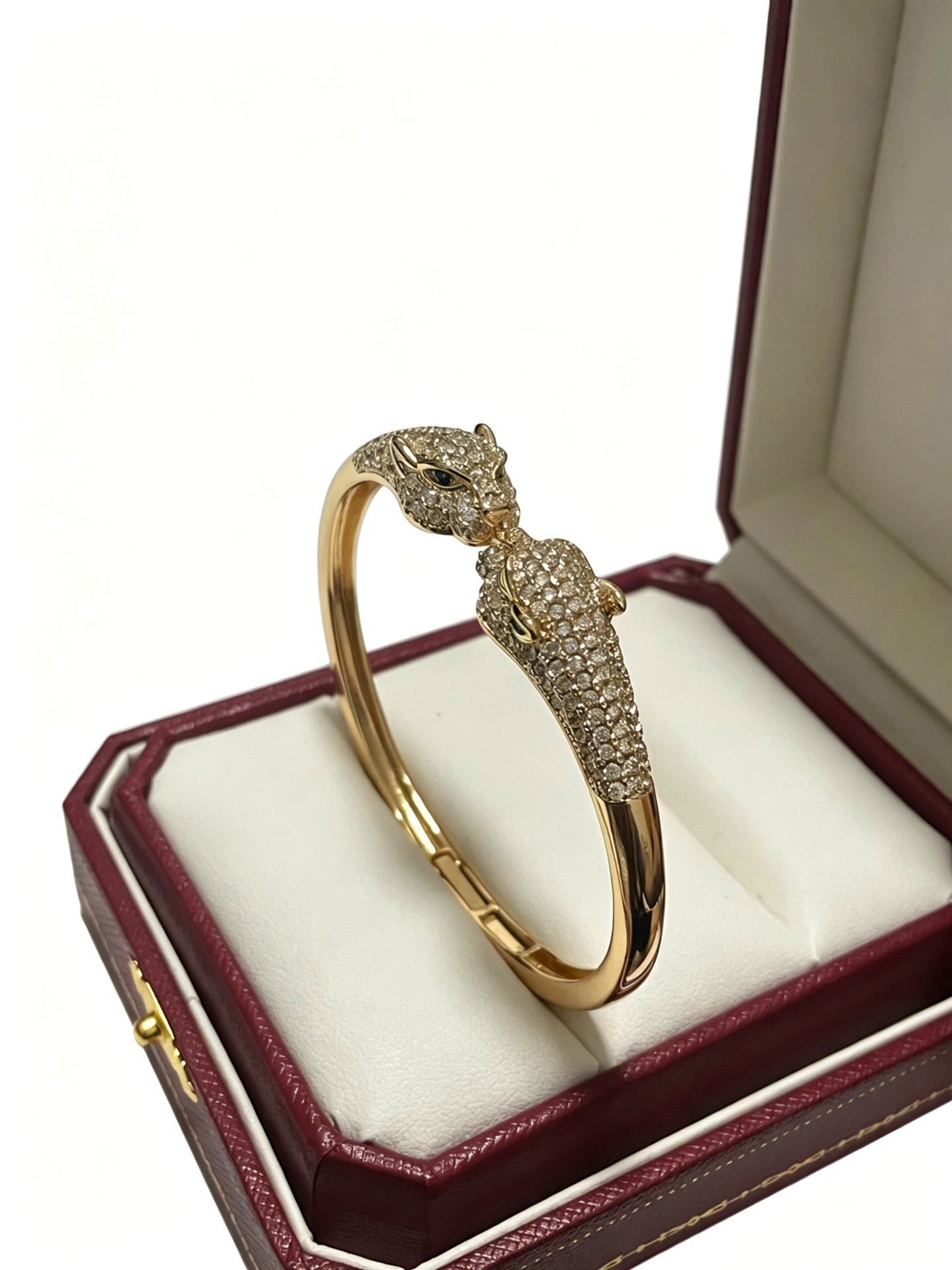 Sculptural Statement Bracelet in Gold-Tone – Design 06 detail view