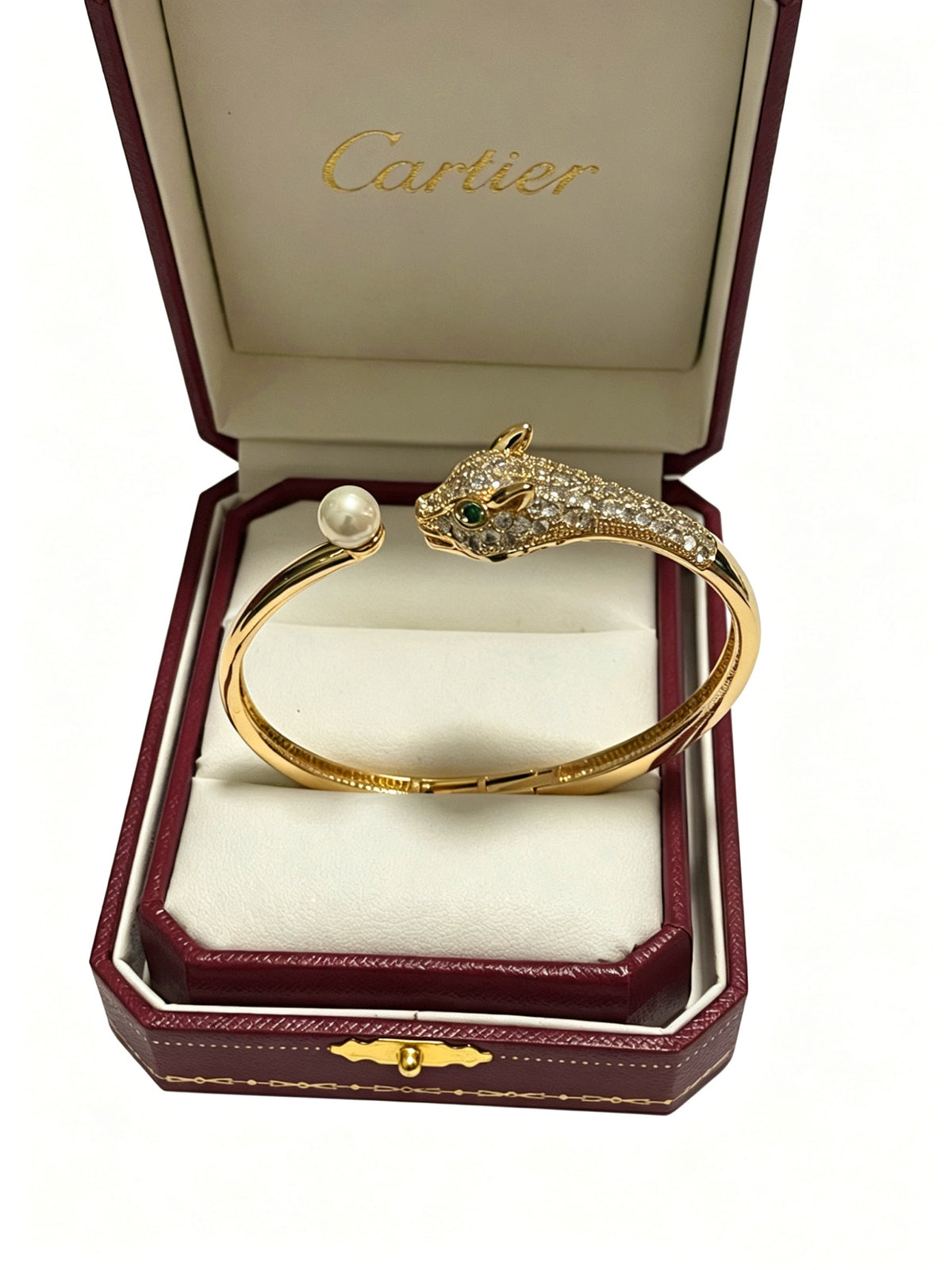Sculptural Statement Bracelet in Gold-Tone – Design 03 detail view