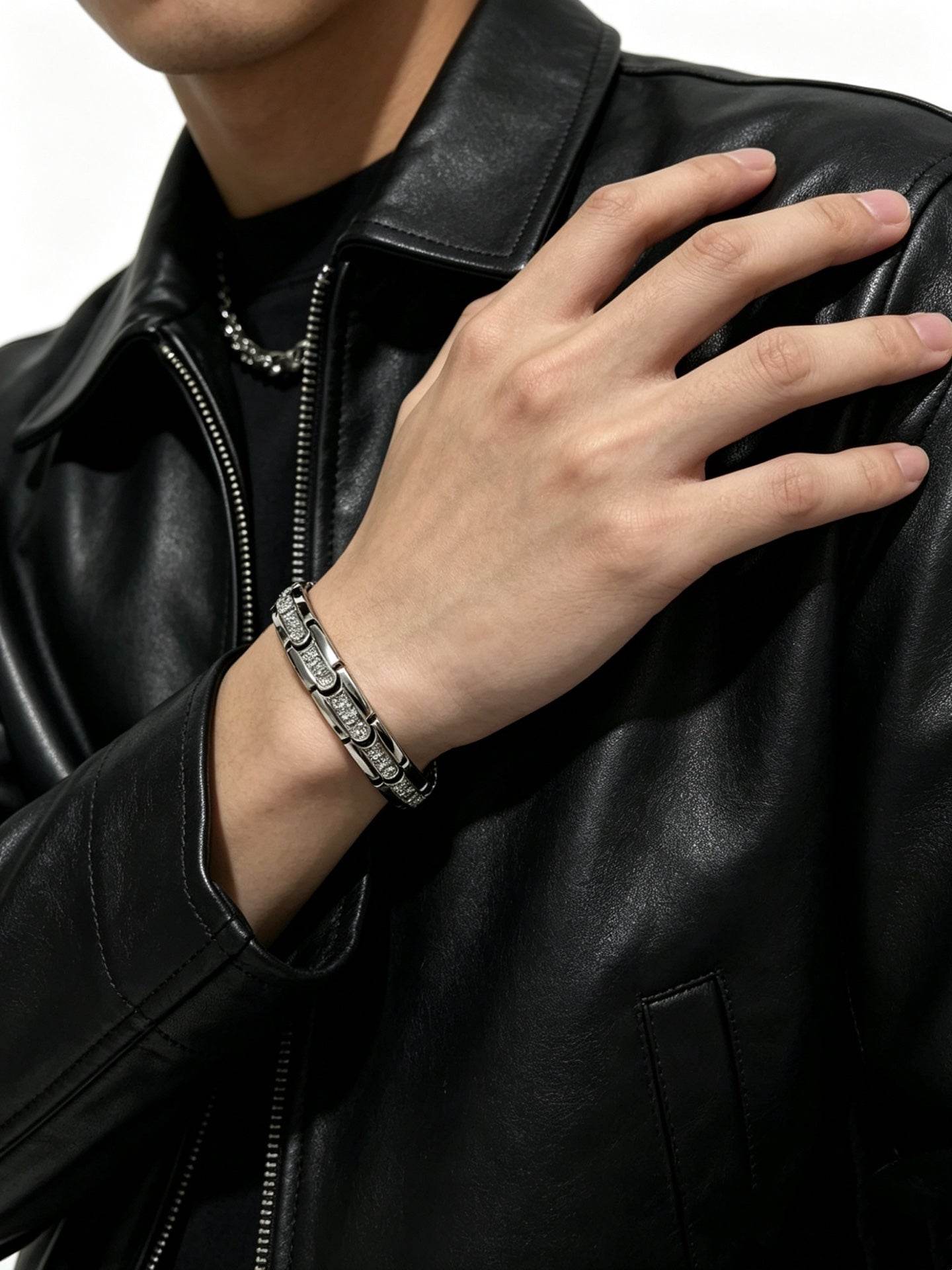 Sculptural Statement Bracelet in Gold-Tone – Design 01 front view