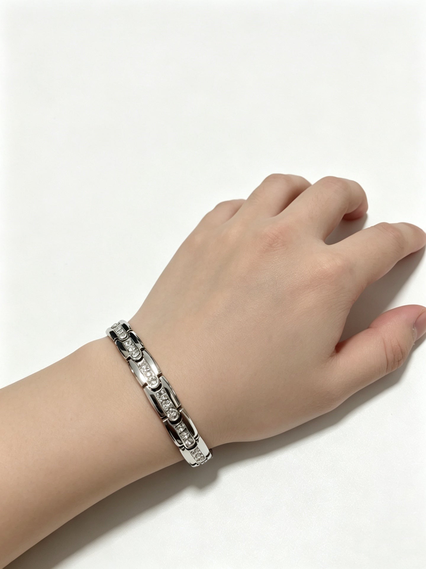 Sculptural Statement Bracelet in Gold-Tone – Design 01 main product view