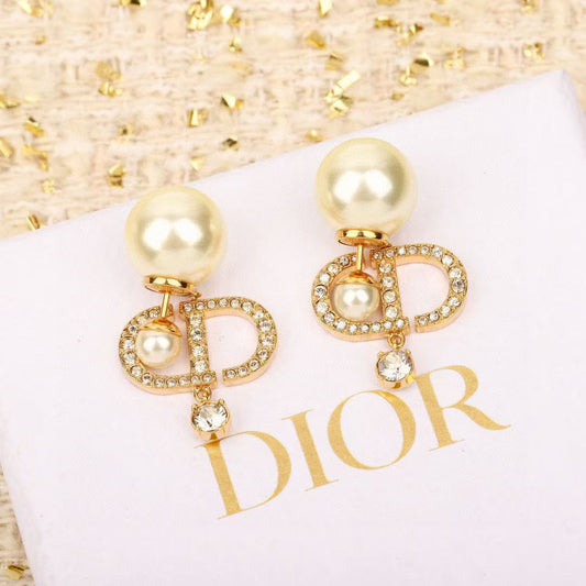 Pearl-Style Motif Stud Earrings in Polished Metal-Tone with Pearl-Style Detail – Design 002 main product view