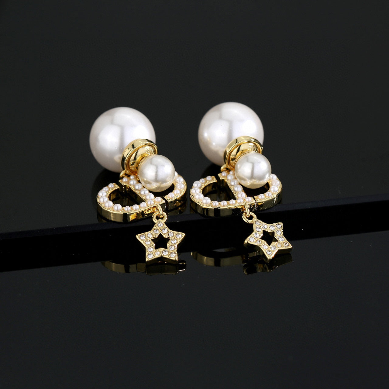 Pearl-Style Motif Stud Earrings in Polished Metal-Tone with Pearl-Style Detail – Design 001 detail view