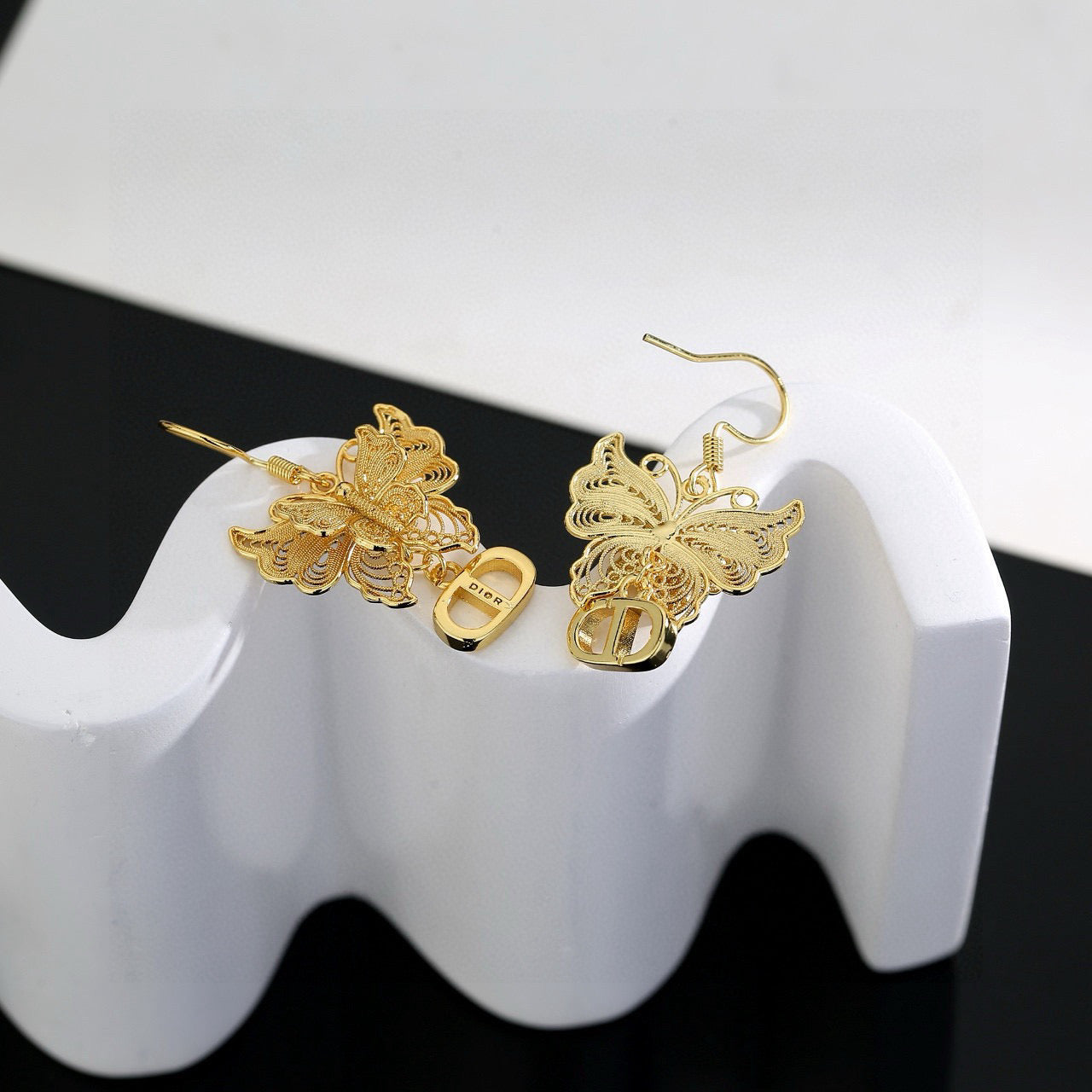 Bow & Butterfly Motif Stud Earrings in Polished Metal-Tone – Design 002 side detail