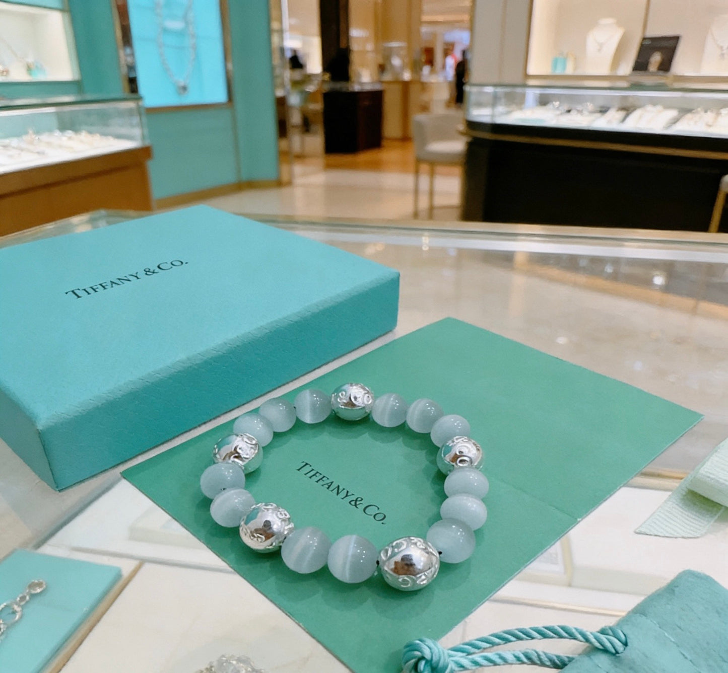 Signature Motif Bracelet in Silver-Tone – Agate Detail main product view
