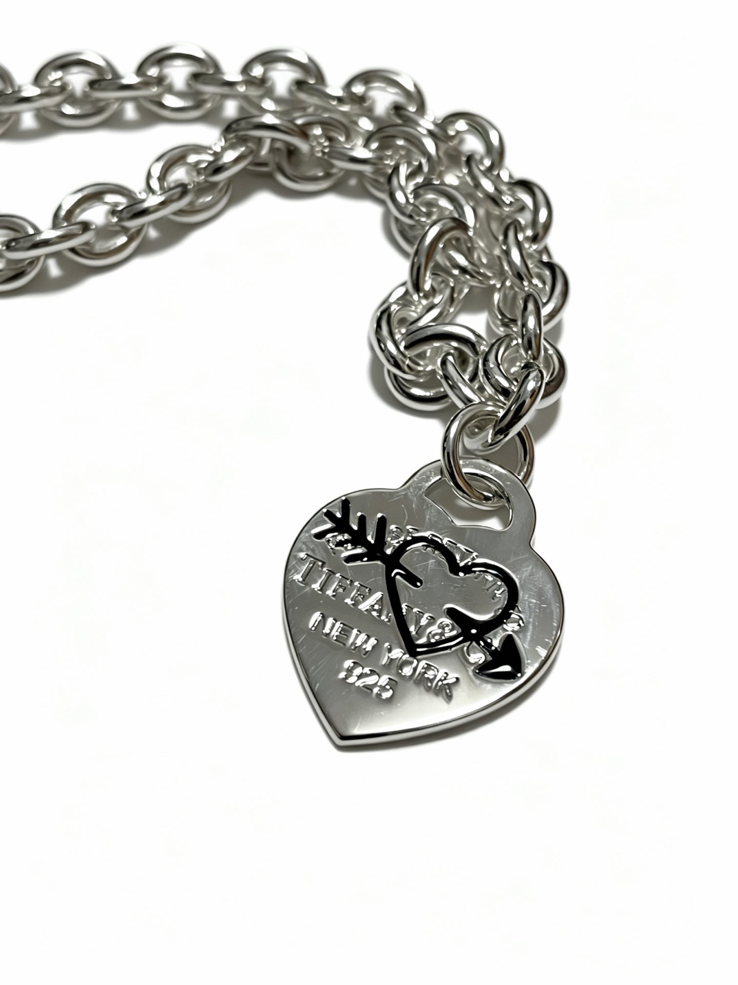 Signature Motif Bracelet in Silver-Tone – Vintage Detail – Design 08 side detail
