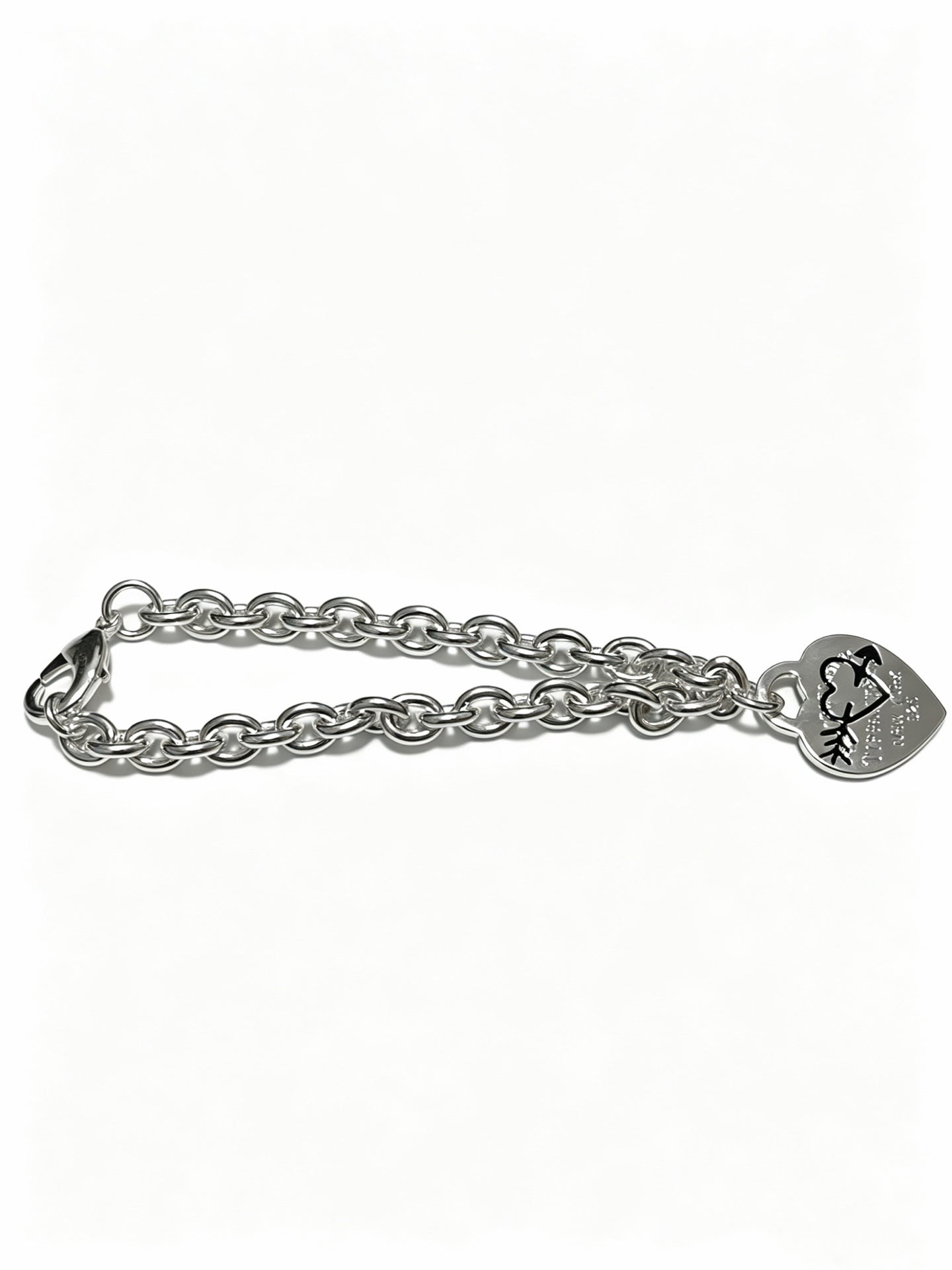 Signature Motif Bracelet in Silver-Tone – Vintage Detail – Design 08 detail view