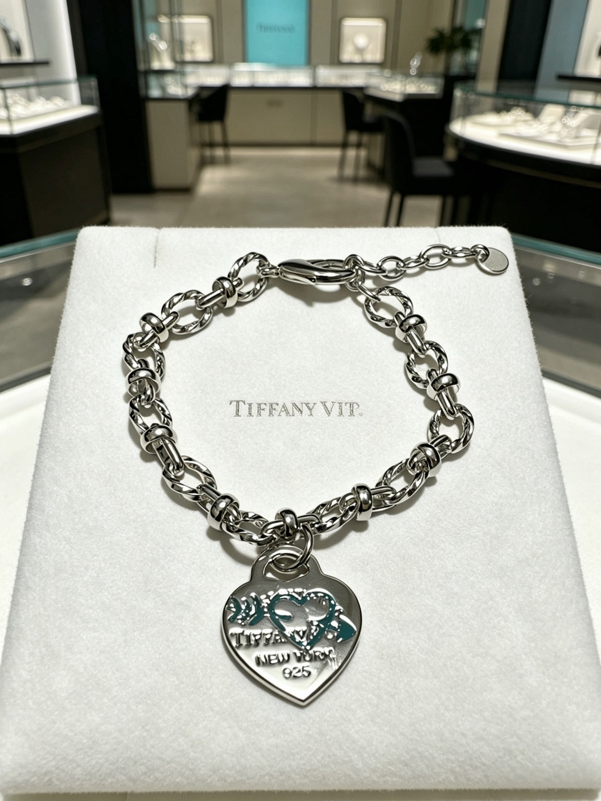 Signature Motif Bracelet in Silver-Tone – Vintage Detail – Design 07 main product view