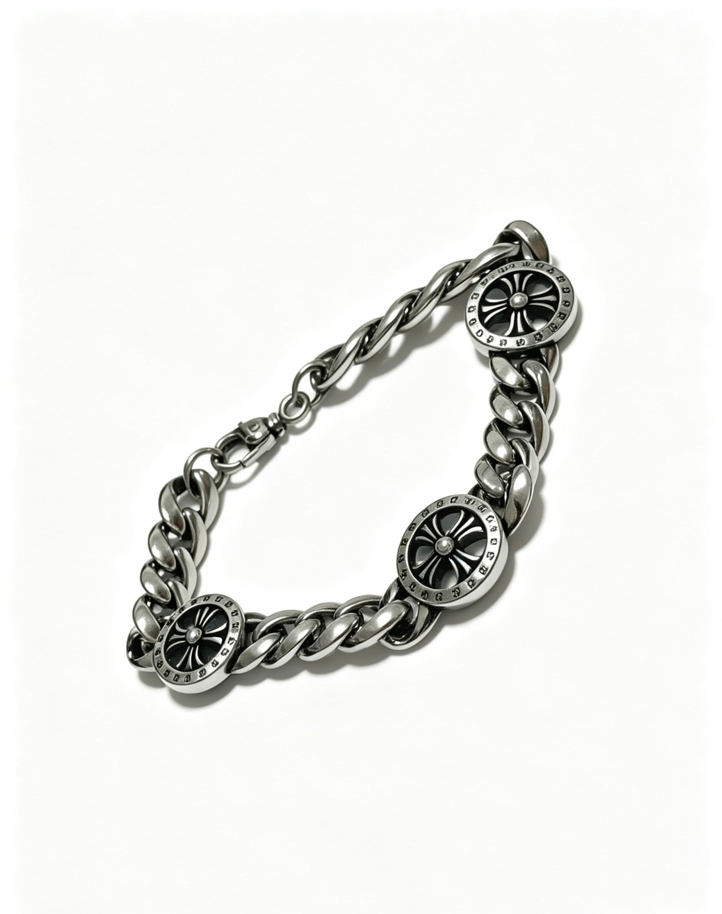 Cross Cuban-Link Bracelet in Antique Silver-Tone – Cuban Link – Design 02 detail view