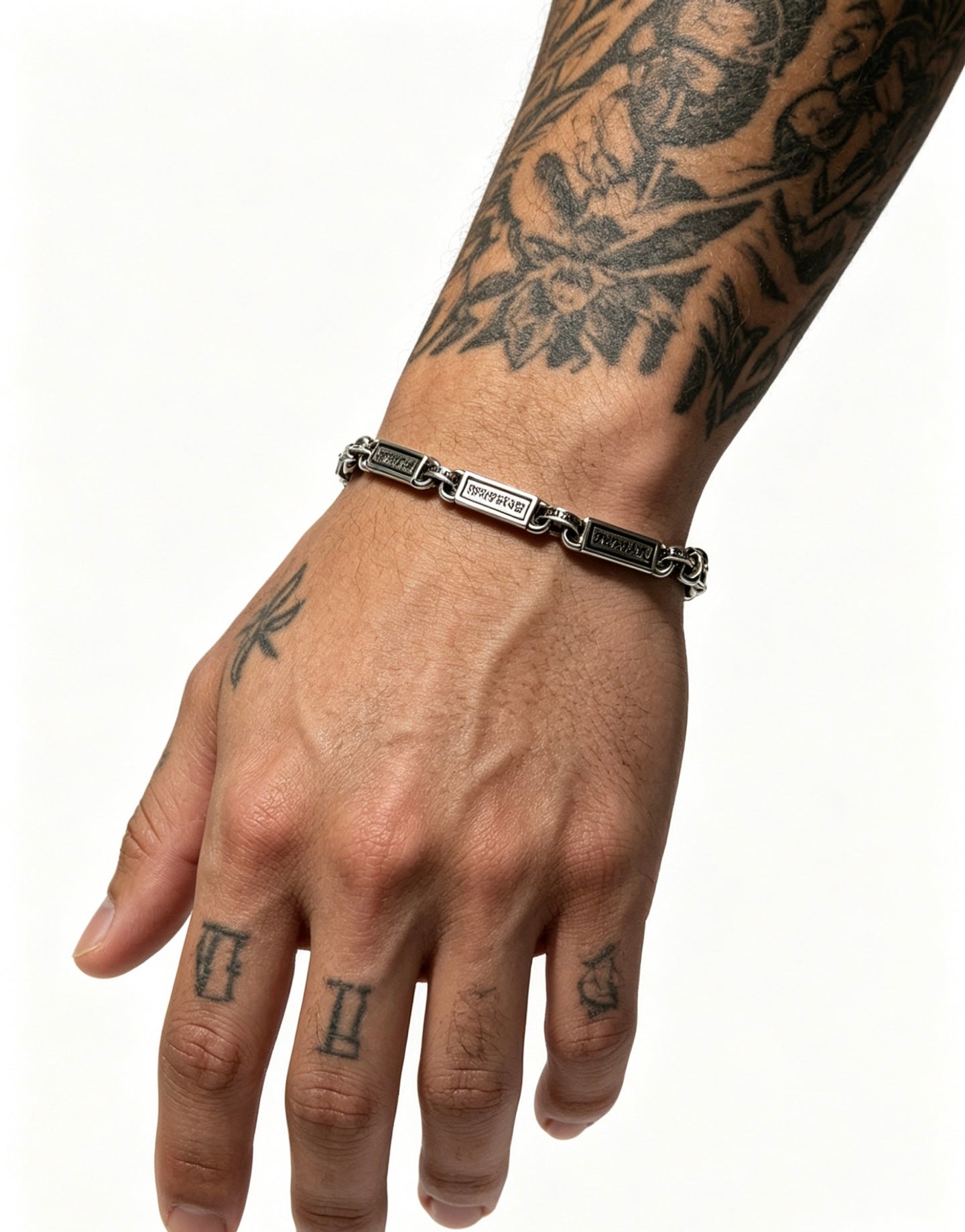 Cross Cuban-Link Bracelet in Antique Silver-Tone – Cuban Link detail view
