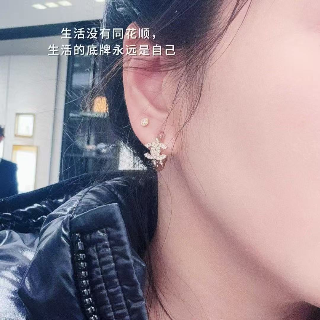 Signature Emblem Stud Earrings in Gold-Tone – Design 005 side detail