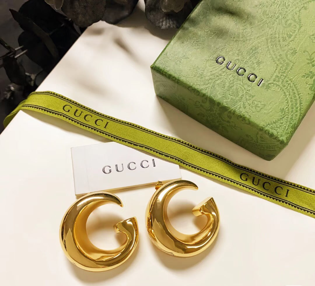 Double-G Emblem Stud Earrings in Gold-Tone – Design 003 detail view