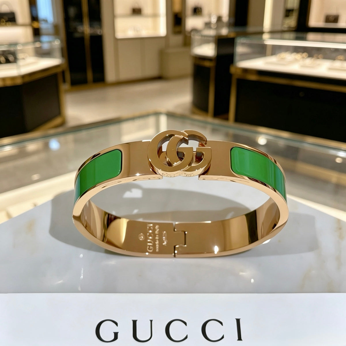 Double-G Emblem Bangle in Gold-Tone – Design 002 side detail