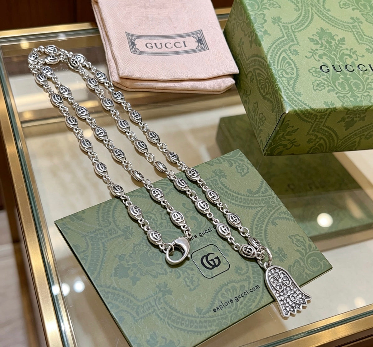 Double-G Emblem Pendant Necklace in Silver-Tone – Vintage Detail detail view