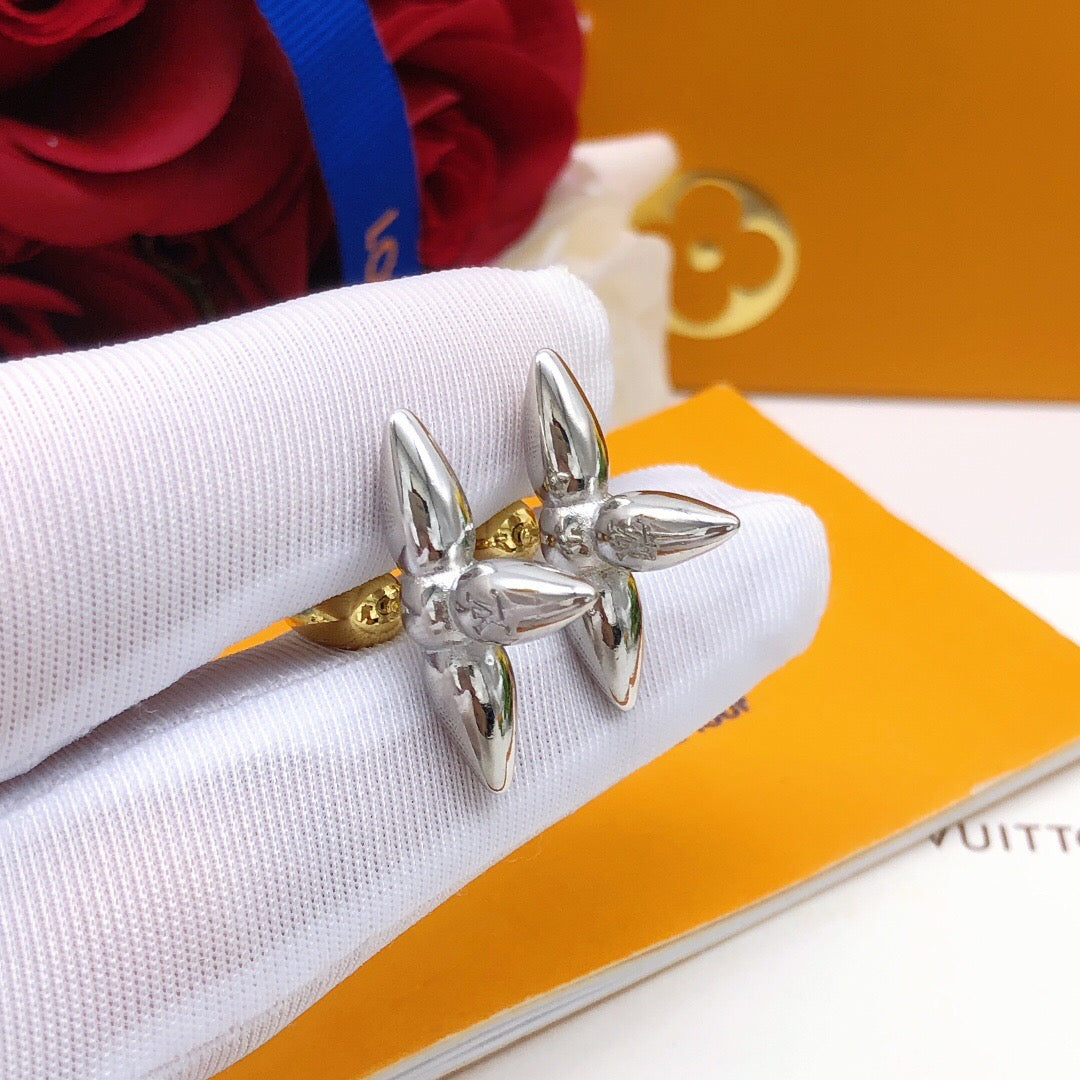 Geometric Emblem Fashion Accessory – Design 004 side detail