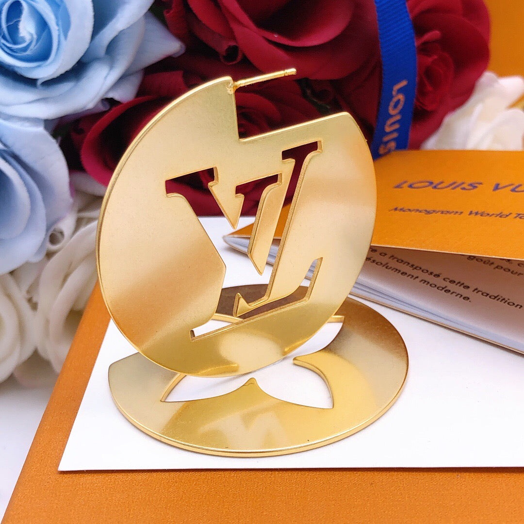 Round Fashion Accessory side detail