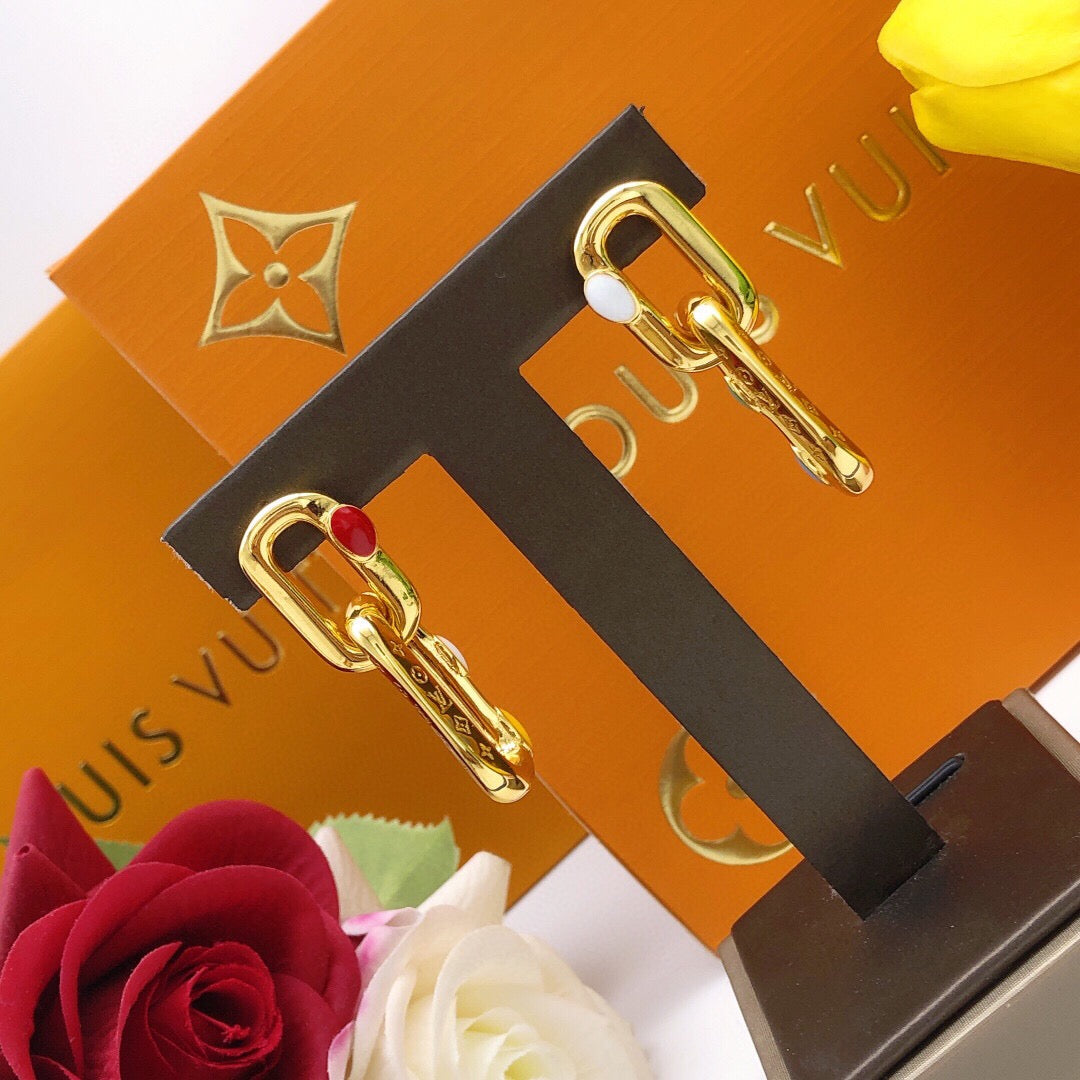 Geometric Emblem Fashion Accessory – Design 001 front product view