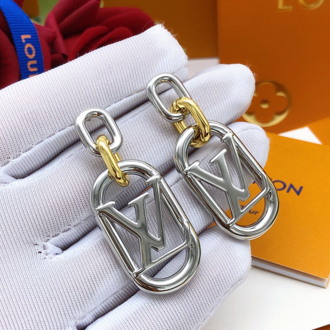 Geometric Emblem Stud Earrings in Gold-Tone – Design 002 close-up detail
