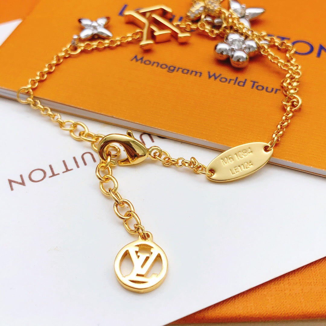 Geometric Emblem Bracelet in Gold-Tone – Design 007 detail view