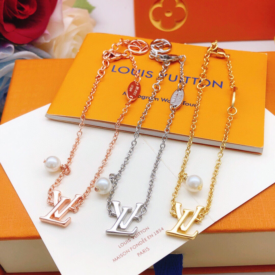 Geometric Emblem Bracelet in Rose-Gold-Tone – Rose Gold Detail side detail