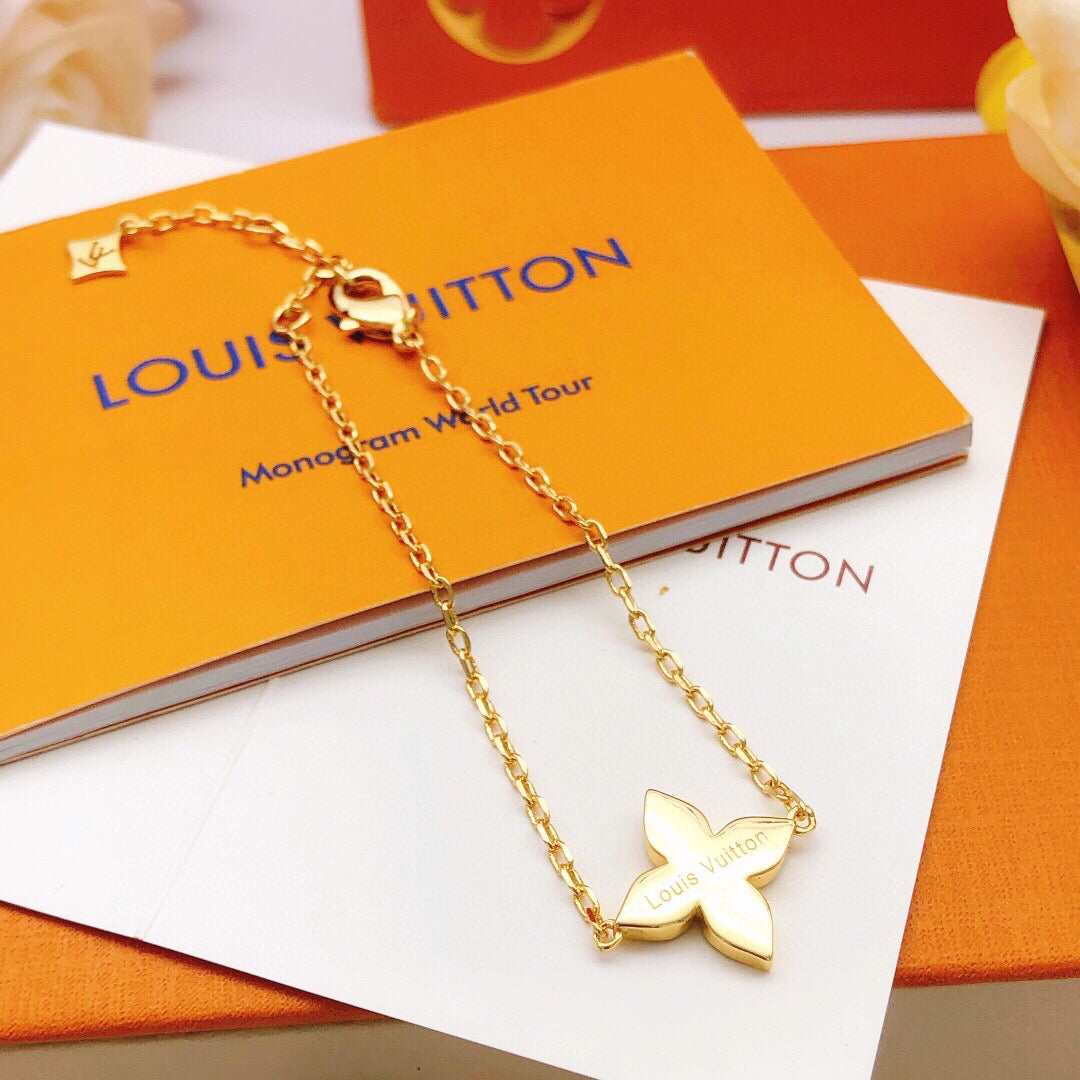 Geometric Emblem Bracelet in Gold-Tone – Design 004 side detail