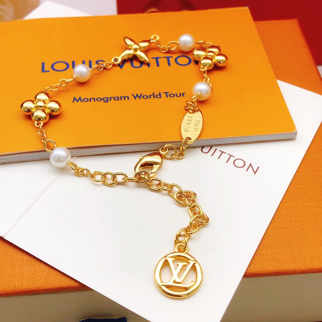 Geometric Emblem Bracelet in Gold-Tone – Pearl Detail – Design 002 side detail