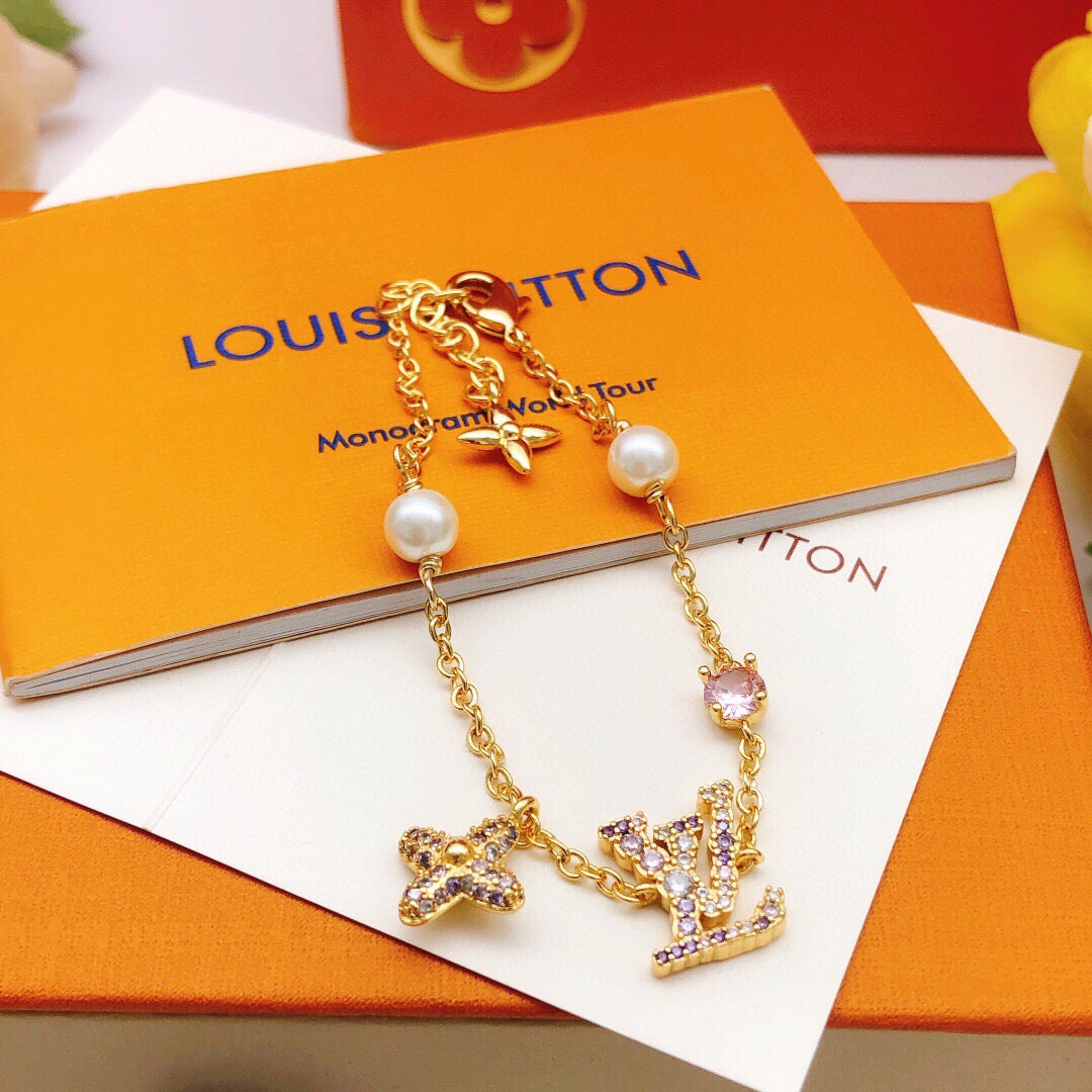 Geometric Emblem Bracelet in Gold-Tone – Design 001 side detail