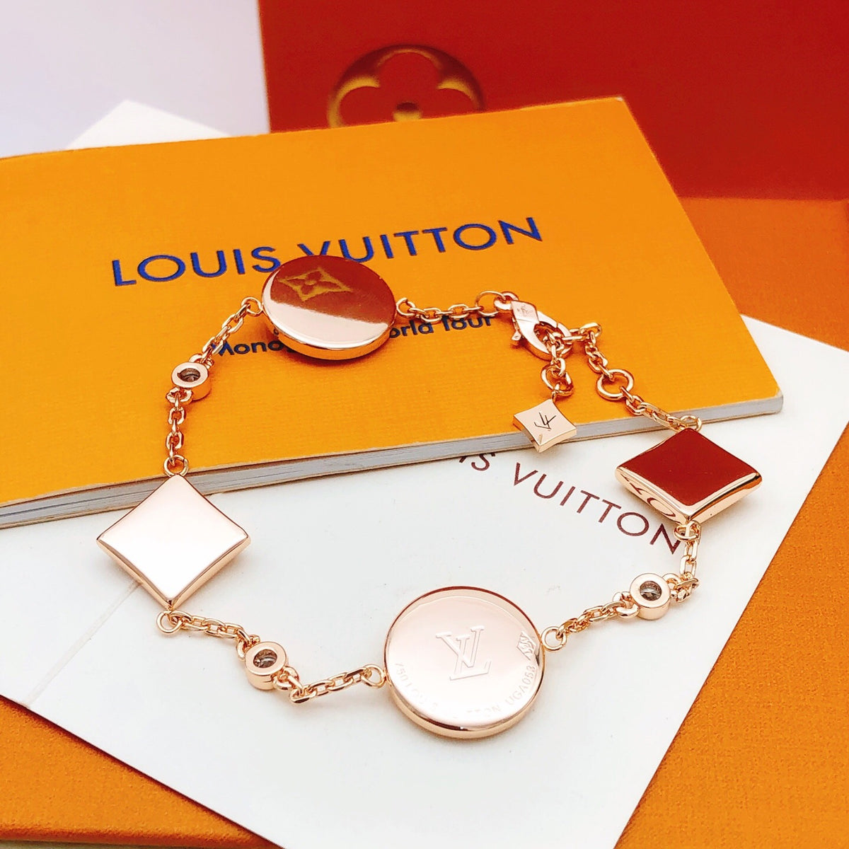 Floral Bracelet in Rose-Gold-Tone – Rose Gold Detail detail view