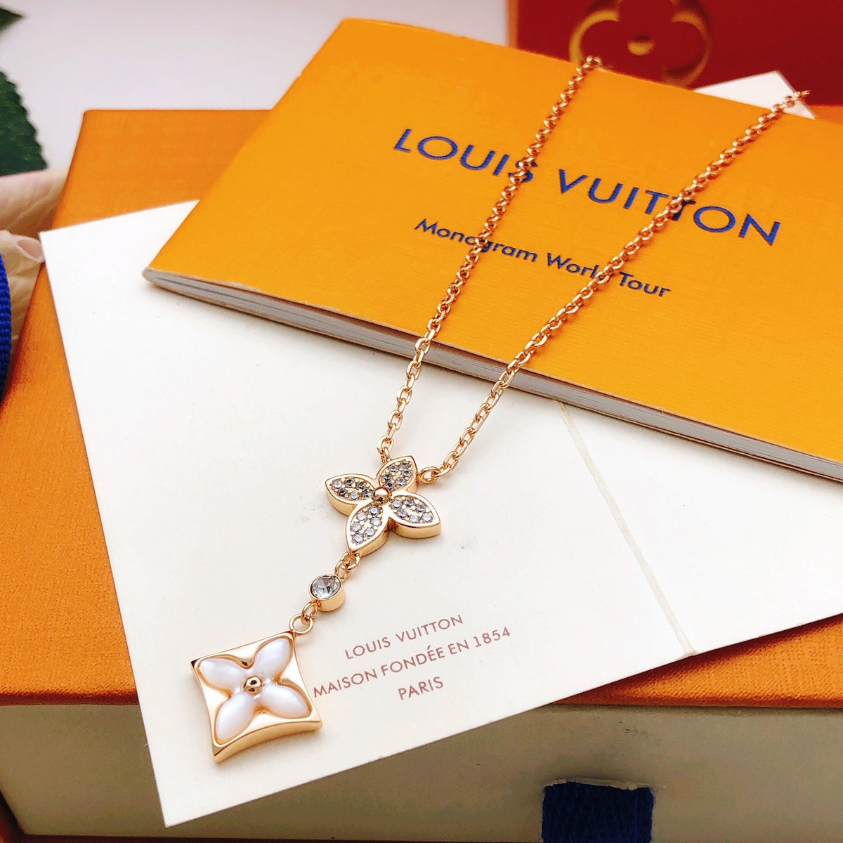 Geometric Emblem Pendant Necklace in Rose-Gold-Tone – Rose Gold Detail – Design 003 side detail