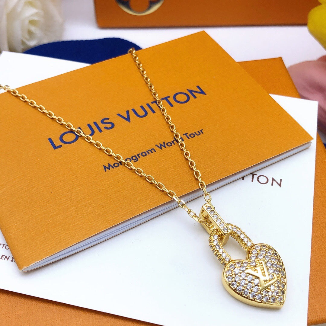 Heart Pendant Necklace in Gold-Tone – Design 002 detail view